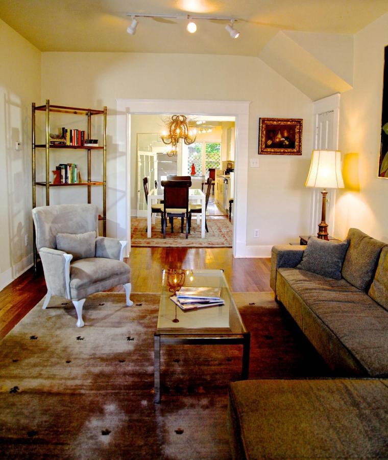 Refuge In The Heart Of Montrose Apartment Хюстън Екстериор снимка