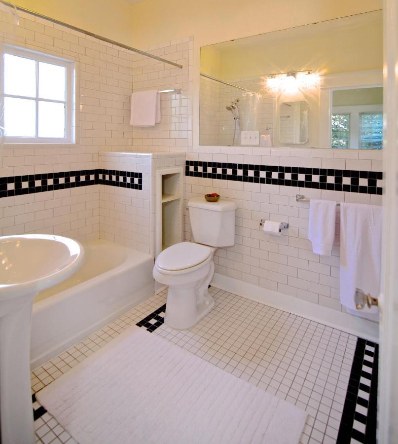 Refuge In The Heart Of Montrose Apartment Хюстън Екстериор снимка